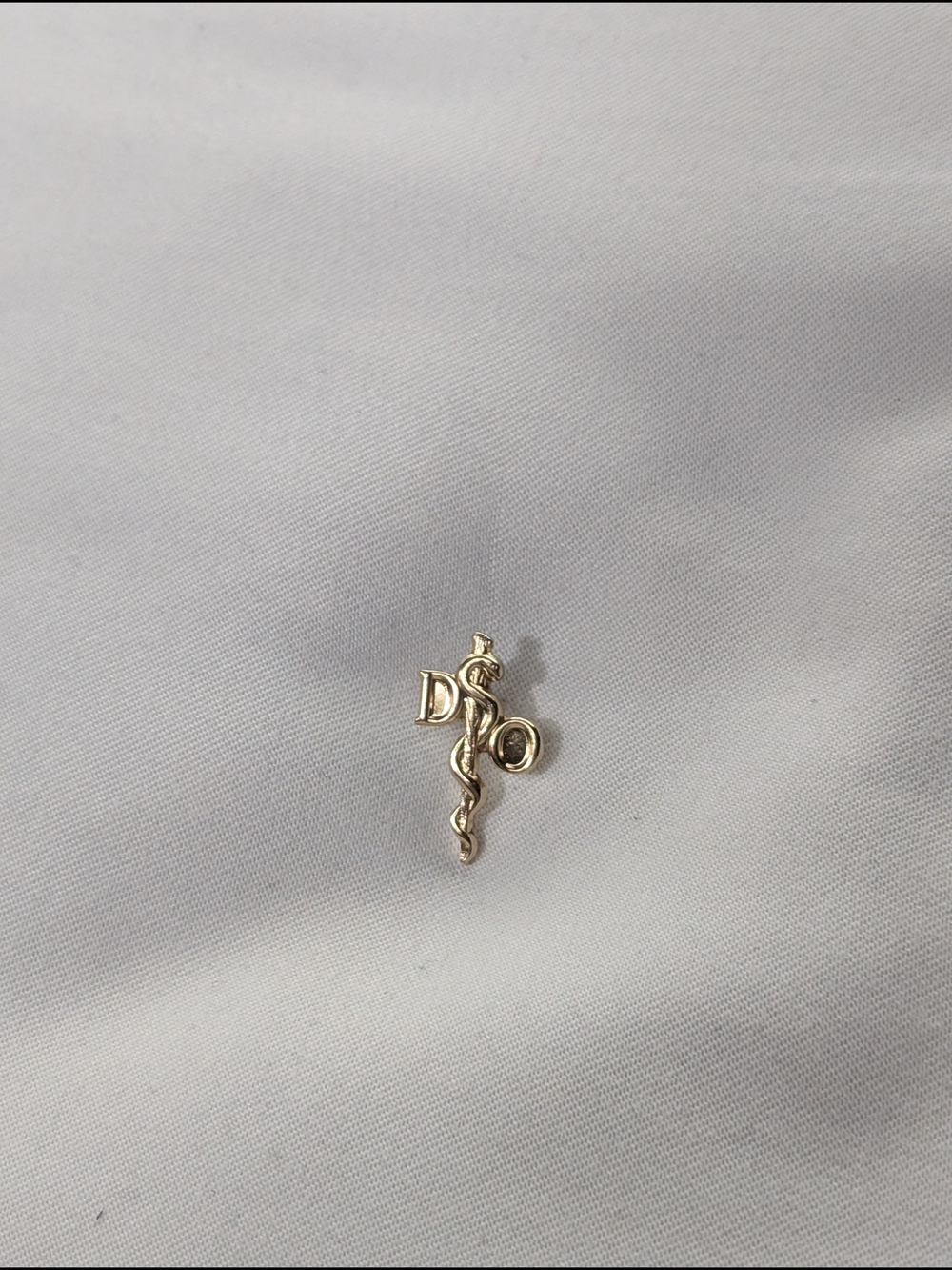 Doctor of Osteopathic Medicine D.O. Graduation Pin - Gold